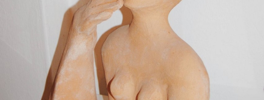 Floriana Gerosa Giù dal ramo (3) Scultura originale contemporanea – opera tridimensionale