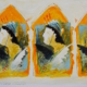 Immagine multipla in processione di Gianni Baccaro, figure ieratiche in profilo incastonate in tabernacoli arancio con voli bianchi e capelli neri.