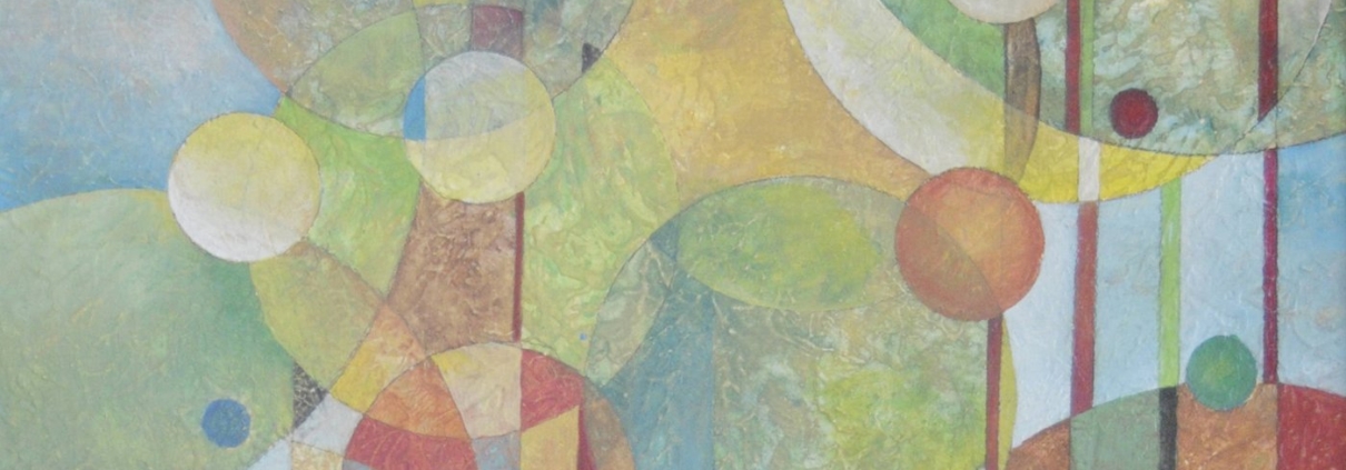 Mary Cappiello, opere astratte con cerchi e linee armoniche, colori tenui e metallici