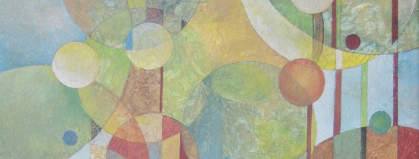 Mary Cappiello, opere astratte con cerchi e linee armoniche, colori tenui e metallici