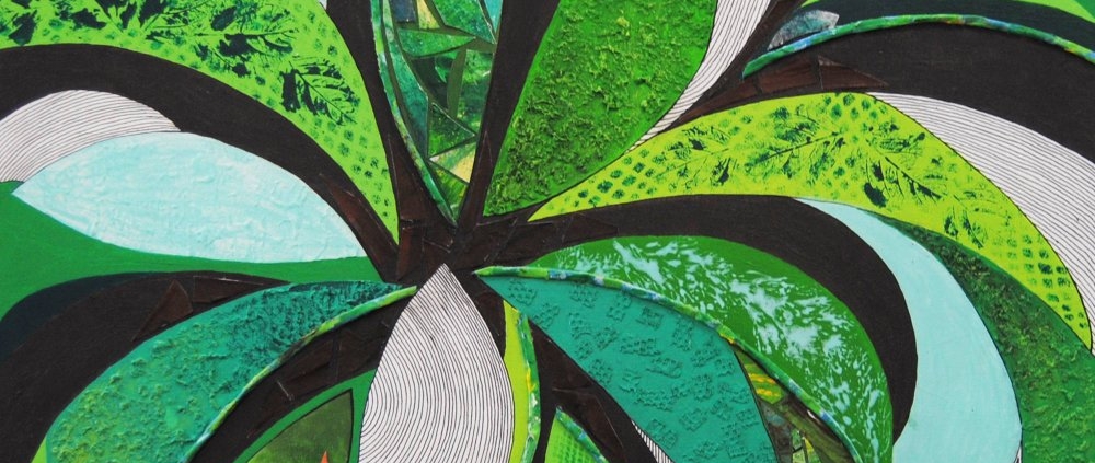 Opera artistica con predominanza di verde nella Galleria Melograno