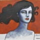 ritratto di ragazza bruna con capelli al vento su fondo rosso