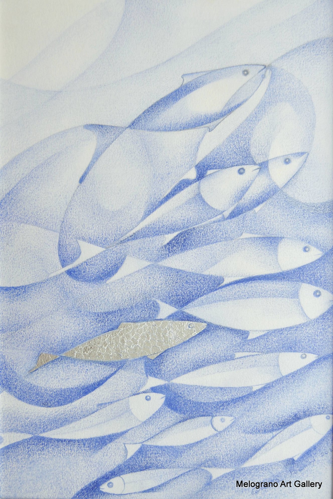 Quadro di Carlotta Pardini con paesaggio marino etereo, pesci, e azzurri con riflessi di luce