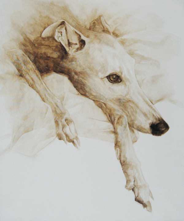 Un elegantissimo cane in bitume su tela di Davide Robert Ross, uno splendido levriero