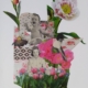 Collage “Growing” di Elisa Biagiotti, tulipano, bulbi e fiori, figure femminili, collage analogico, riviste vintage, narrazione poetica 2025