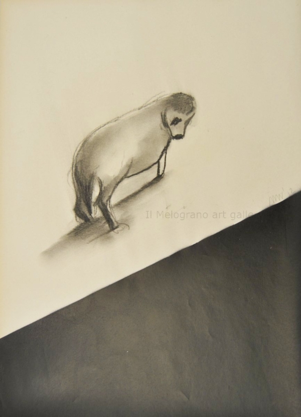 Cane stilizzato in matita, carboncino o pastello di Francesco Manenti, figura esistenziale in tensione, pittura evocativa