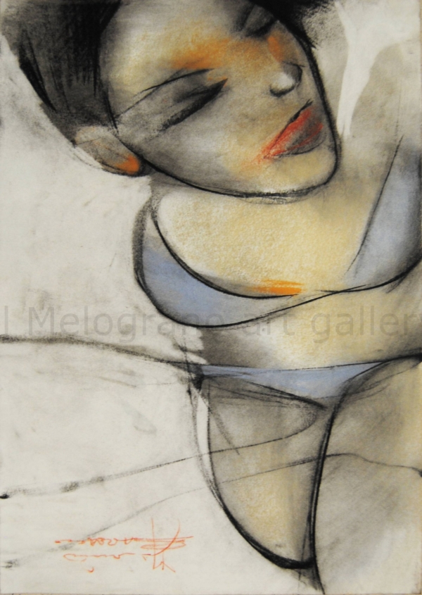 Le donne di Maurizio Barraco a carboncino e pastelli su carta. Sono nude, malinconiche, tragiche, simbolo di fragilità e consapevolezza.