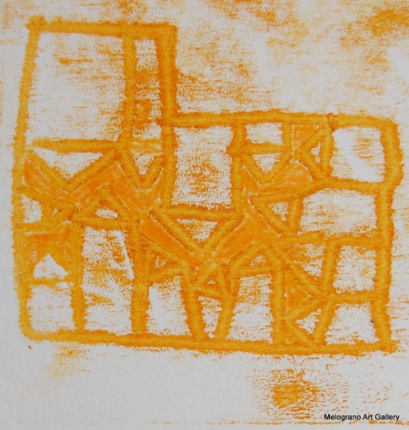 Monotipo con intervento manuale di Sergio Mazzoni – segni geometrici e tonalità ocra, gialle e terrose su carta.