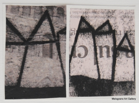 Monotipo con intervento manuale di Sergio Mazzoni – segni geometrici e tonalità terrose su carta.