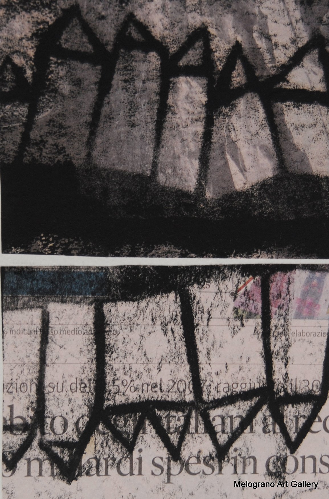 Monotipo con intervento manuale di Sergio Mazzoni – segni geometrici e tonalità terrose su carta.