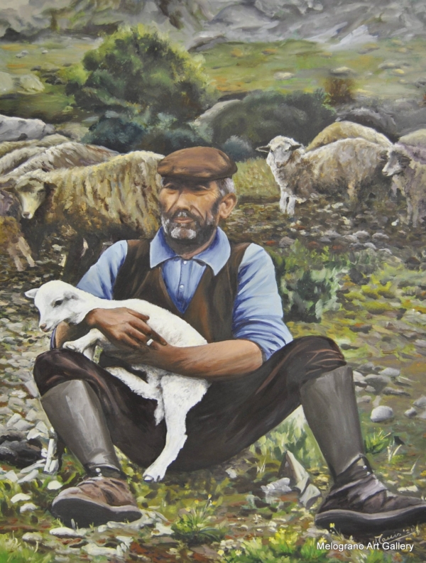 Pastore seduto nel campo con berretto e stivali, tiene un agnellino bianco in braccio, sullo sfondo pascola il gregge, dipinto figurativo di Bianca Manis.