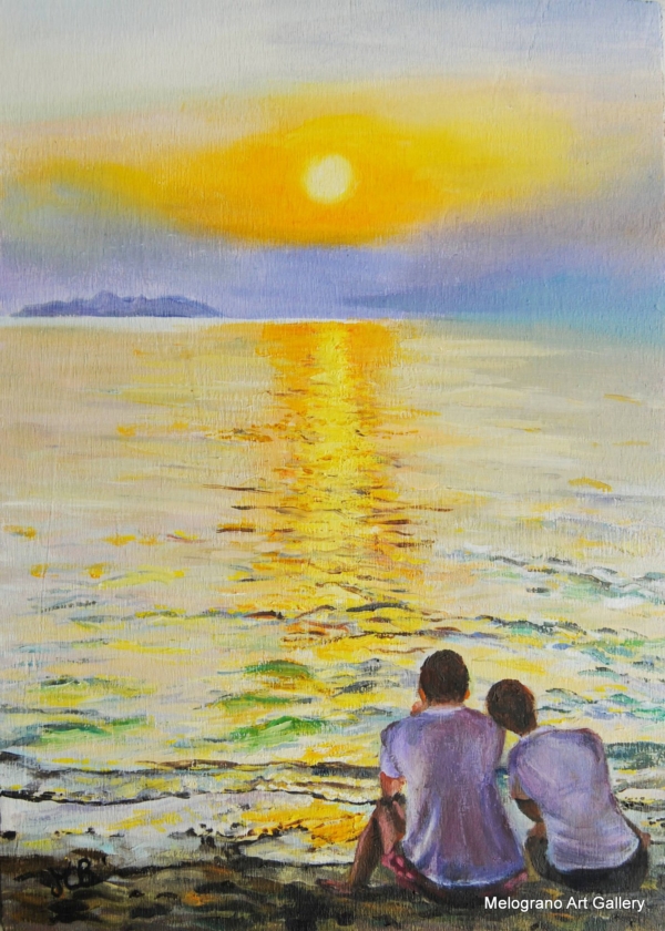 Una coppietta e un tramonto sul mare con cielo rosso e riflessi sull’acqua, luce calda e atmosfera serena, dipinto figurativo di Bianca Manis.
