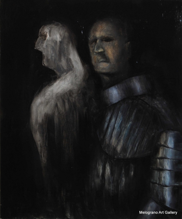 Uomo in toni scuri e metallici con figura-ombra che emerge dal suo corpo