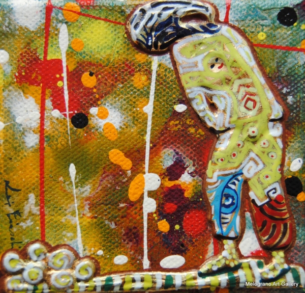 Piccole Ombre di Lucia Fiaschi, piccole tele con fondo verde, rilievi dorati, simboli e figure-ombra