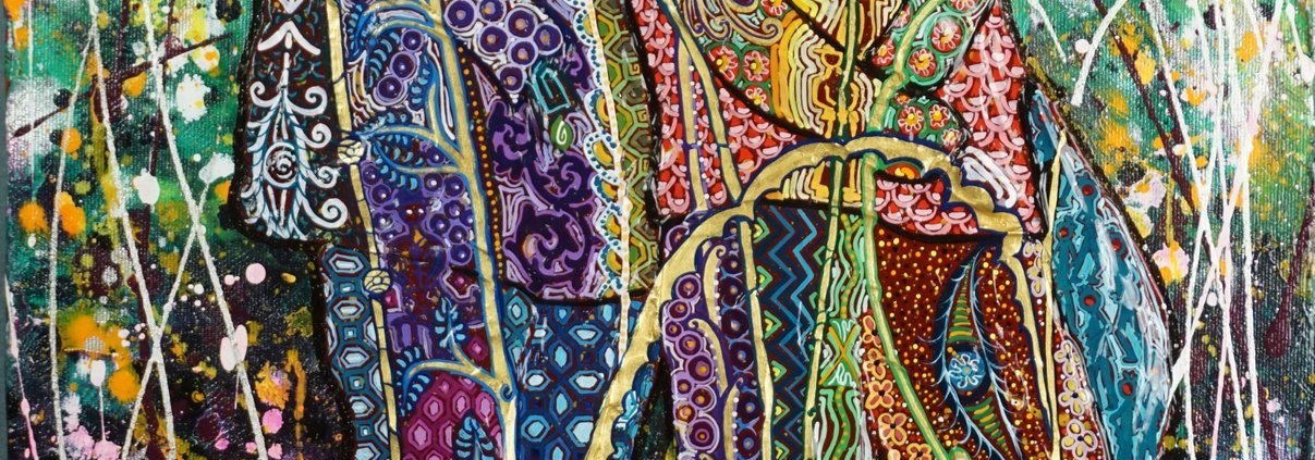 Opera di Lucia Fiaschi, bassorilievo acrilico su tela, motivi simbolici e figure sinuose