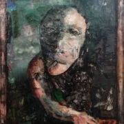 Alma Conte, opera L’uomo senza peccato, volto deformato che emerge da un substrato liquido e inquietante, pittura e collage dai toni sobri