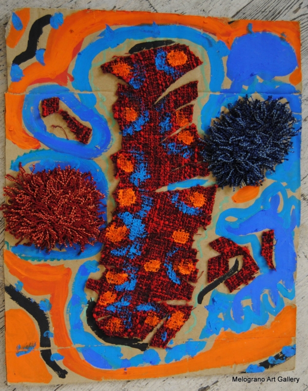 Opera su cartone con colori vivaci e materiali applicati di Paola Vallini