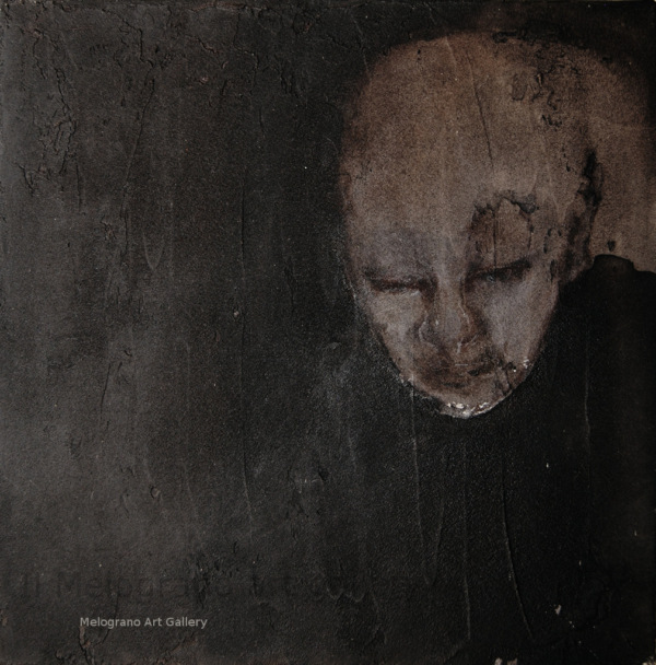 Volto drammatico di Pascale Morel, colori della terra e del sangue, anima e sofferenza impressi sulla tela, pittura intensa e poetica