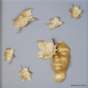 Opera di Tina Vitale realizzata con tecniche miste e materiali polimaterici