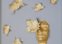 Opera di Tina Vitale realizzata con tecniche miste e materiali polimaterici