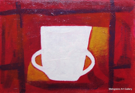 Tazza bianca a doppio manico su fondo rosso‑arancio con linee scure geometriche, serie “Ombre bianche” di Paolo Fidanzi.