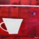 Tazza bianca stilizzata su fondo rosso stratificato con segni circolari, opera della serie “Ombre bianche” di Paolo Fidanzi.
